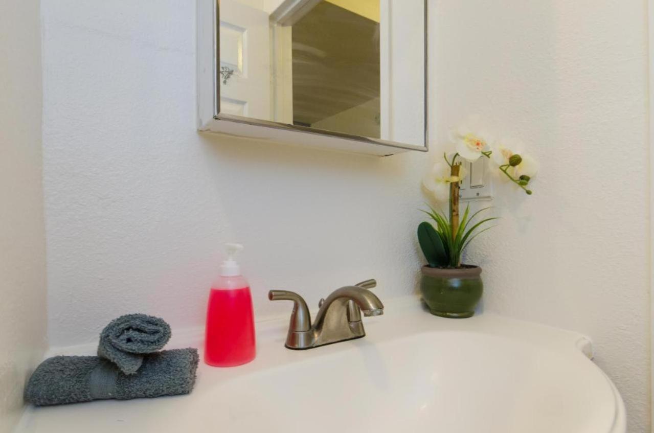 Snug Studio Apartment In The Heart Of Hollywood Los Angeles Exterior photo
